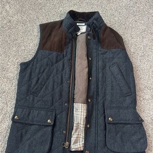 Jos. A. Bank 1905 Quilted Vest in Navy and Brown large tailored fit
